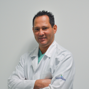 Dr. Rafael Luis Oliva Avila