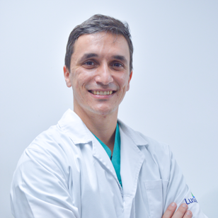 Dr. Vítor Teixeira