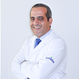 Dr. Carlos Damas