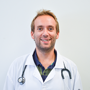 Dr. Daniel Romeira