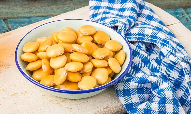 O elevado teor de fibra dos tremoços contribui para a regulação do colesterol e da glicemia, bem como para a regulação do trânsito intestinal.