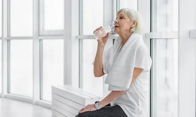 Água: o estado de hidratação do idoso