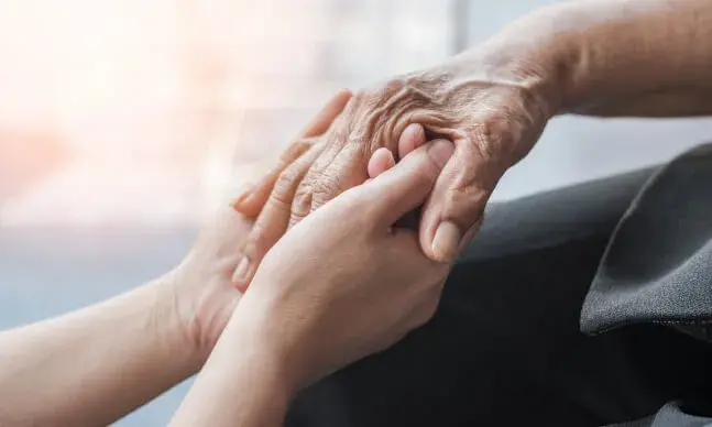 Cuidados paliativos: promover o alívio do sofrimento e a dignidade da pessoa