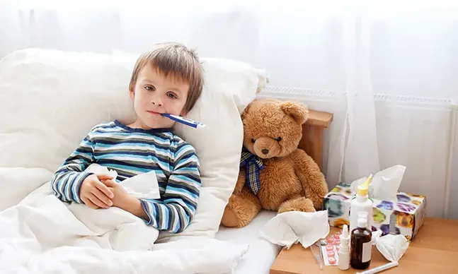 É contagiosa e uma das doenças mais comuns em idade escolar. Saiba o que é a escarlatina e por que motivo se pode contrair a doença mais do que uma vez.