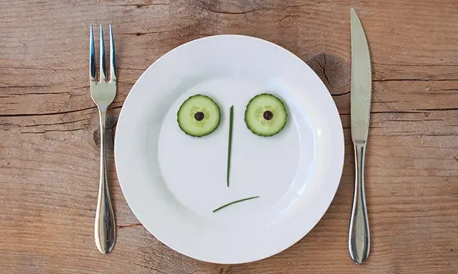 Se tiver um pequeno quintal ou jardim, aproveite esse espaço para cultivar a sua horta. Caso contrário, uma varanda pode constituir uma boa ​opção, num ambiente de luz, propício ao desenvolvimento dos produtos hortícolas. Assim, evitará o desperdício alimentar.