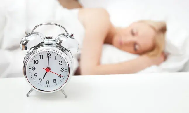 Preocupações com o trabalho, estudos, saúde ou família podem conduzir à insónia, principalmente eventos traumatizantes como a morte ou doença de um ente querido, divórcio e desemprego. 