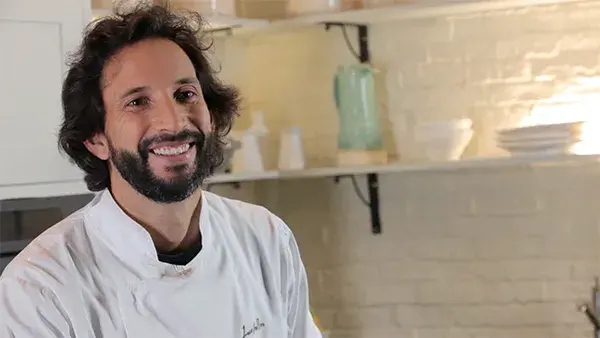 Atum com legumes salteados, é a receita que o chef José Avillez preparou para a Rota da Saúde Lusíadas no âmbito do Dia Nacional da Luta Contra a Obesidade. 