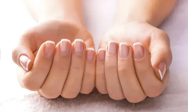 Tal como a pele ou outro órgão do nosso corpo, as unhas também são suscetíveis de adoecer. 