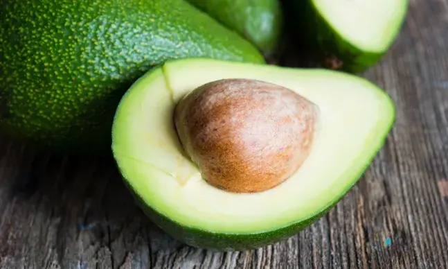 Já conhece as vantagens nutricionais da pera abacate?