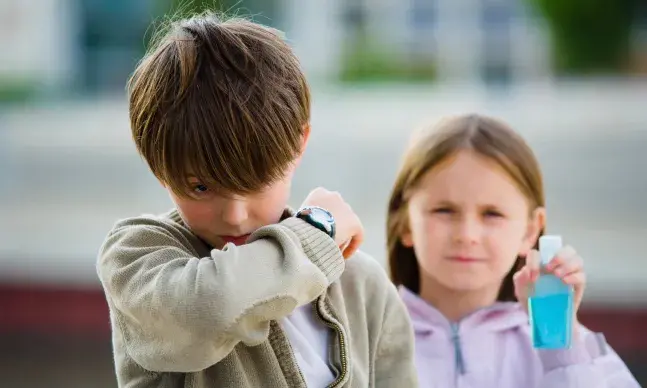 Na escola, todos devem estar informados sobre como prevenir e tratar episódios alérgicos.