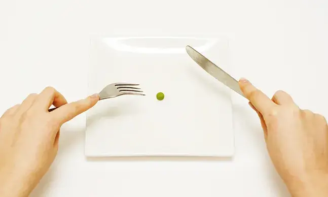 Em distúrbios alimentares como a anorexia e a bulimia, parte do tratamento passa por uma reeducação alimentar. 