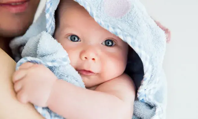 Banho do bebé: factos e mitos
