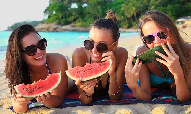 Faça escolhas saudáveis quando comer na praia