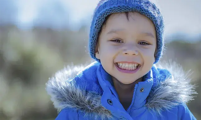 Proteja as crianças nos dias em que está mais frio, e se viajar, saiba o tempo que vai encontrar.