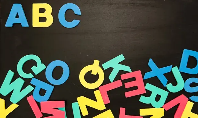 Estima-se que uma em cada dez pessoas no mundo tenha dislexia. Caldas Afonso, da Unidade de Pediatra do Hospital Lusíadas Porto, explica como a reconhecer.