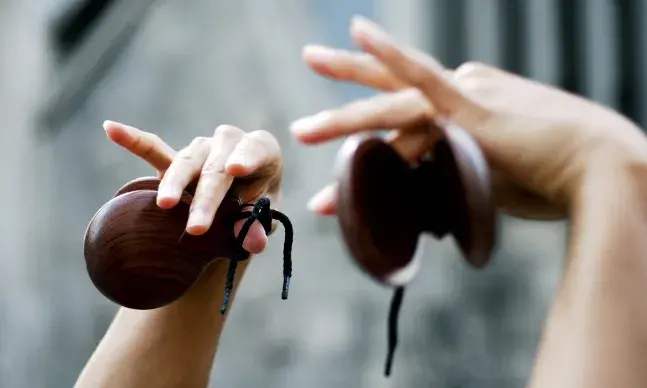 Facto ou mito: estalar os dedos faz mal?