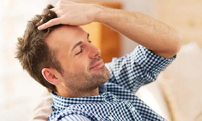 Calvície: por que razão alguns homens são e outros não?