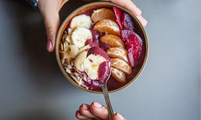 Gelado de iogurte e de açaí são alternativas saudáveis?