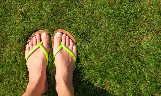 A micose das unhas também designada por onicomicose é uma doença infeciosa causada por fungos.