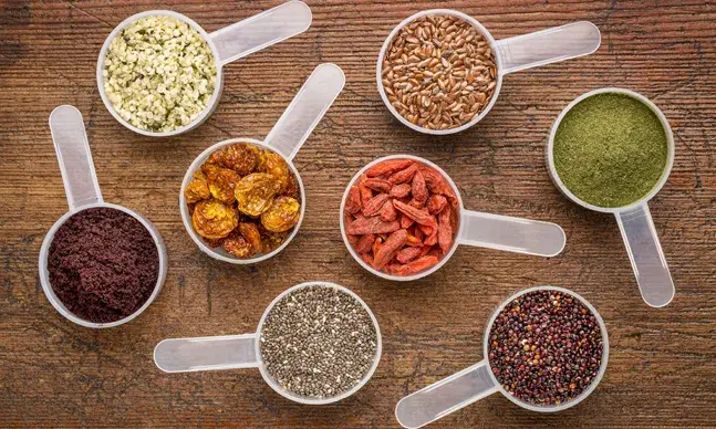 As qualidades dos superalimentos são conhecidas desde há muito  tempo. Serão apenas uma nova moda ou são, de facto, produtos a consumir?