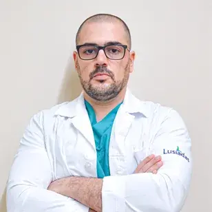 Dr. Marco Dores