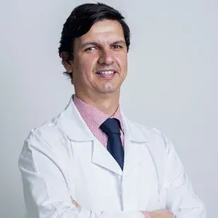 Dr. Miguel Esquivel