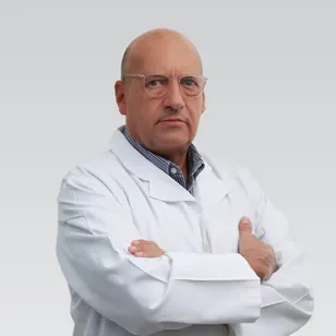Dr. Fausto Barata
