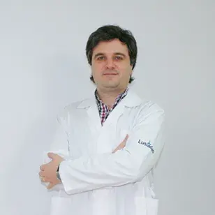 Dr. Ricardo Faria
