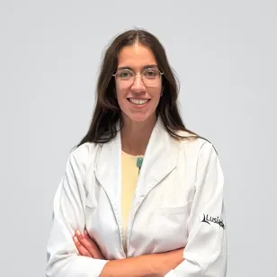 Dra. Adriana Correia