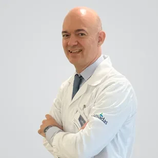 Dr. Hugo Esteves Cardoso