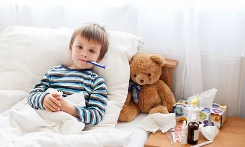 É contagiosa e uma das doenças mais comuns em idade escolar. Saiba o que é a escarlatina e por que motivo se pode contrair a doença mais do que uma vez. É contagiosa e uma das doenças mais comuns em idade escolar. Saiba o que é a escarlatina e por que motivo se pode contrair a doença mais do que uma vez.