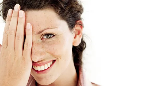 Se sentir algum incómodo, comichão ou dor nos olhos deve procurar o médico. Se sentir algum incómodo, comichão ou dor nos olhos deve procurar o médico.