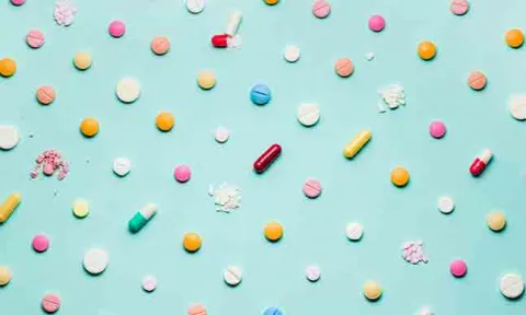 Nem todos os medicamentos para as alergias dão sonolência, mas é verdade que alguns anti-histamínicos de primeira geração podem aumentar o apetite. Nem todos os medicamentos para as alergias dão sonolência, mas é verdade que alguns anti-histamínicos de primeira geração podem aumentar o apetite.