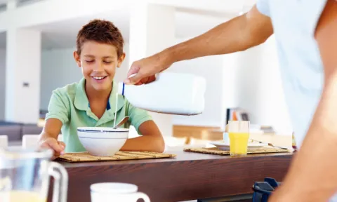 A prática de exercício é necessária e desejável, mas saber o que comer antes e depois é igualmente importante. A prática de exercício é necessária e desejável, mas saber o que comer antes e depois é igualmente importante.
