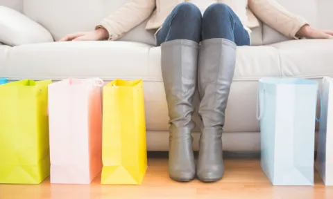 Há uma perturbação psiquiátrica que prolonga essa vontade de fazer compras o ano inteiro: é a oniomania. Há uma perturbação psiquiátrica que prolonga essa vontade de fazer compras o ano inteiro: é a oniomania.