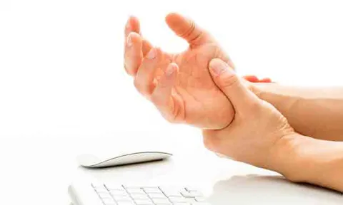 A tendinite provoca dores fortes. Aprenda a preveni-la e como lidar com as dores A tendinite provoca dores fortes. Aprenda a preveni-la e como lidar com as dores