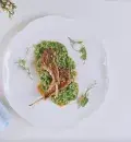 Receita de Páscoa saudável: costeletas de borrego com risotto de ervas