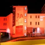 Hospital Lusíadas Braga iluminado de laranja