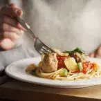 Comer hidratos de carbono à noite engorda?