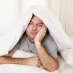 A apneia do sono pode levar ao desenvolvimento de outros problemas de saúde.