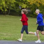Caminhar e correr são duas atividades muito populares e indicadas para todo o tipo de pessoas