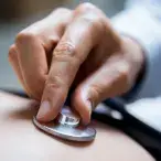 Enfisema pulmonar: quais os sintomas a que devemos estar atentos?