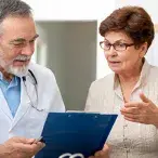 O paciente também tem o dever de informar o médico corretamente sobre o seu estado de saúde e questioná-lo para ficar devidamente informado.