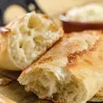 O pão é um dos componentes dos sete grupos alimentares básicos necessários para a manutenção da saúde e crescimento do Homem, contendo nutrientes muito valiosos. 