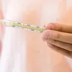 A pneumonia consiste numa inflamação aguda do tecido pulmonar de origem infeciosa, caracterizada pela proliferação de microrganismos ao nível alveolar.
