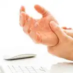 A tendinite provoca dores fortes. Aprenda a preveni-la e como lidar com as dores