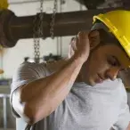 Não são só os trabalhadores de construção civil que sofrem de problemas de coluna ou correm riscos de lesão, também os bailarinos e as bordadeiras da Madeira se encaixam neste grupo de risco.