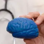 Tumor cerebral: sintomas, diagnóstico, tratamento e prognóstico