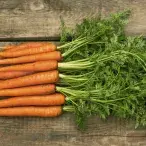 As frutas e legumes são ricos em vitamina A, nomeadamente a cenoura, batata-doce, espinafres, couve portuguesa e lombarda. Deve assegurar que consome alimentos ricos em vitamina A na gravidez. 