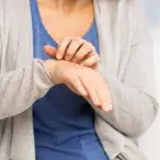 Zona: o que é e como identificar o herpes-zoster? Quais os sintomas mais comuns?